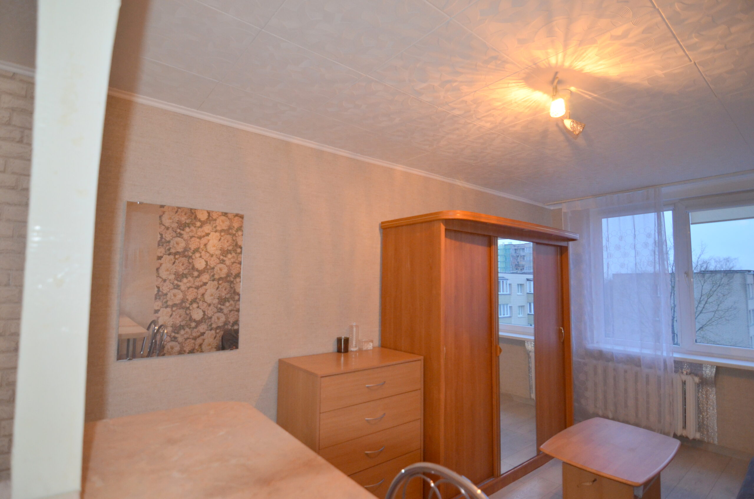 Parduodamas 1 kambario butas bendrabutyje, Plungėje.