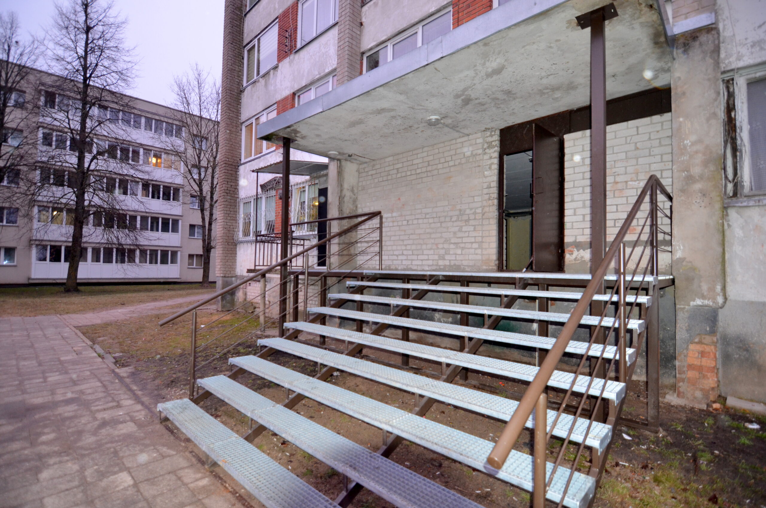 Parduodamas 1 kambario butas bendrabutyje, Plungėje.