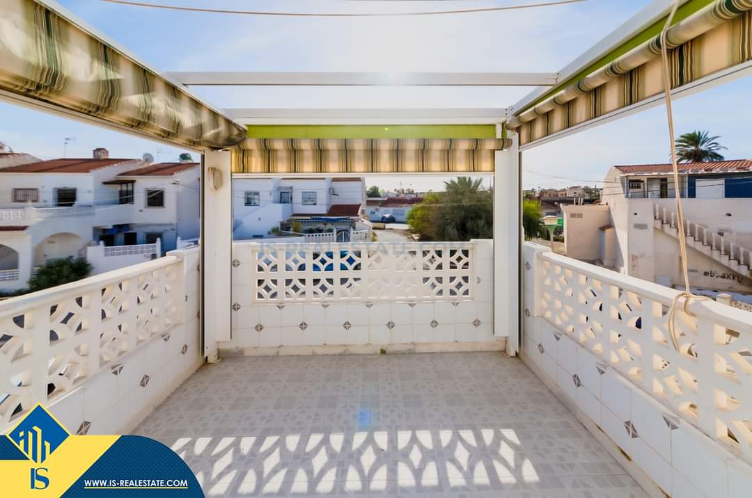 Parduodamas 3 kambarių antro aukšto bungalas, Ispanijoje, Alicante provincijoje, Torrevieja mieste