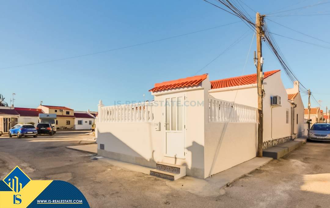 Parduodamas 3-jų kambarių bungalas, Ispanijoje, Alicante provincijoje, Torrevieja mieste