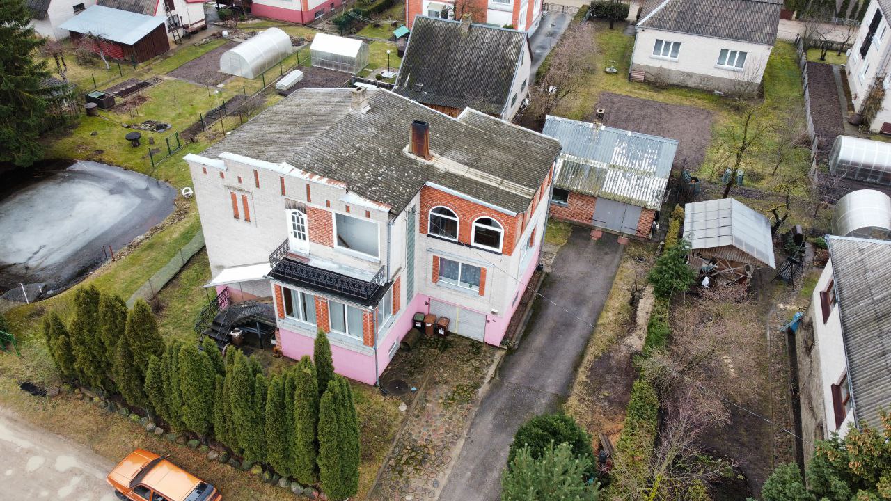 Parduodamas namas su pirtimi Biržuose, Rožių g.