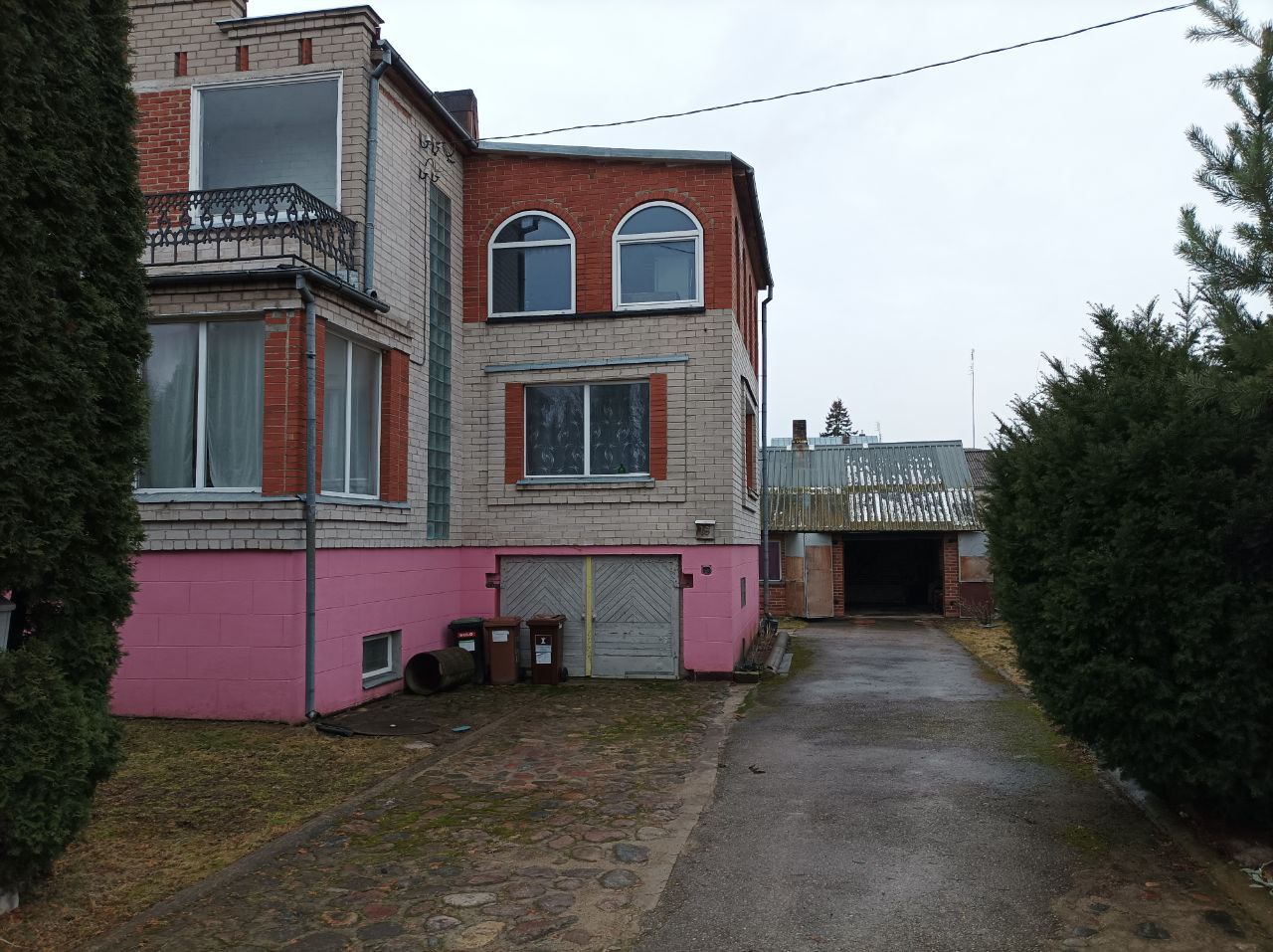 Parduodamas namas su pirtimi Biržuose, Rožių g.