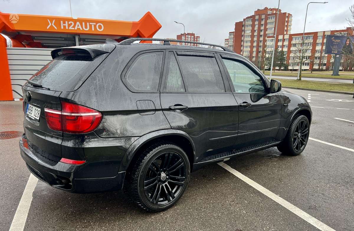 Parduodamas BMW X5 2013/6 3.0 / 225kw benzinas