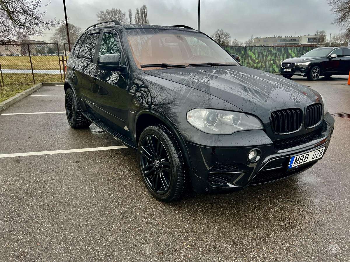 Parduodamas BMW X5 2013/6 3.0 / 225kw benzinas