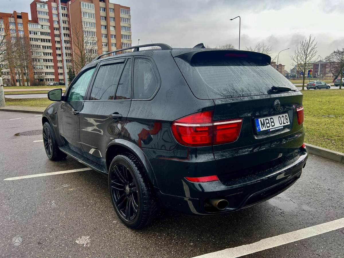 Parduodamas BMW X5 2013/6 3.0 / 225kw benzinas