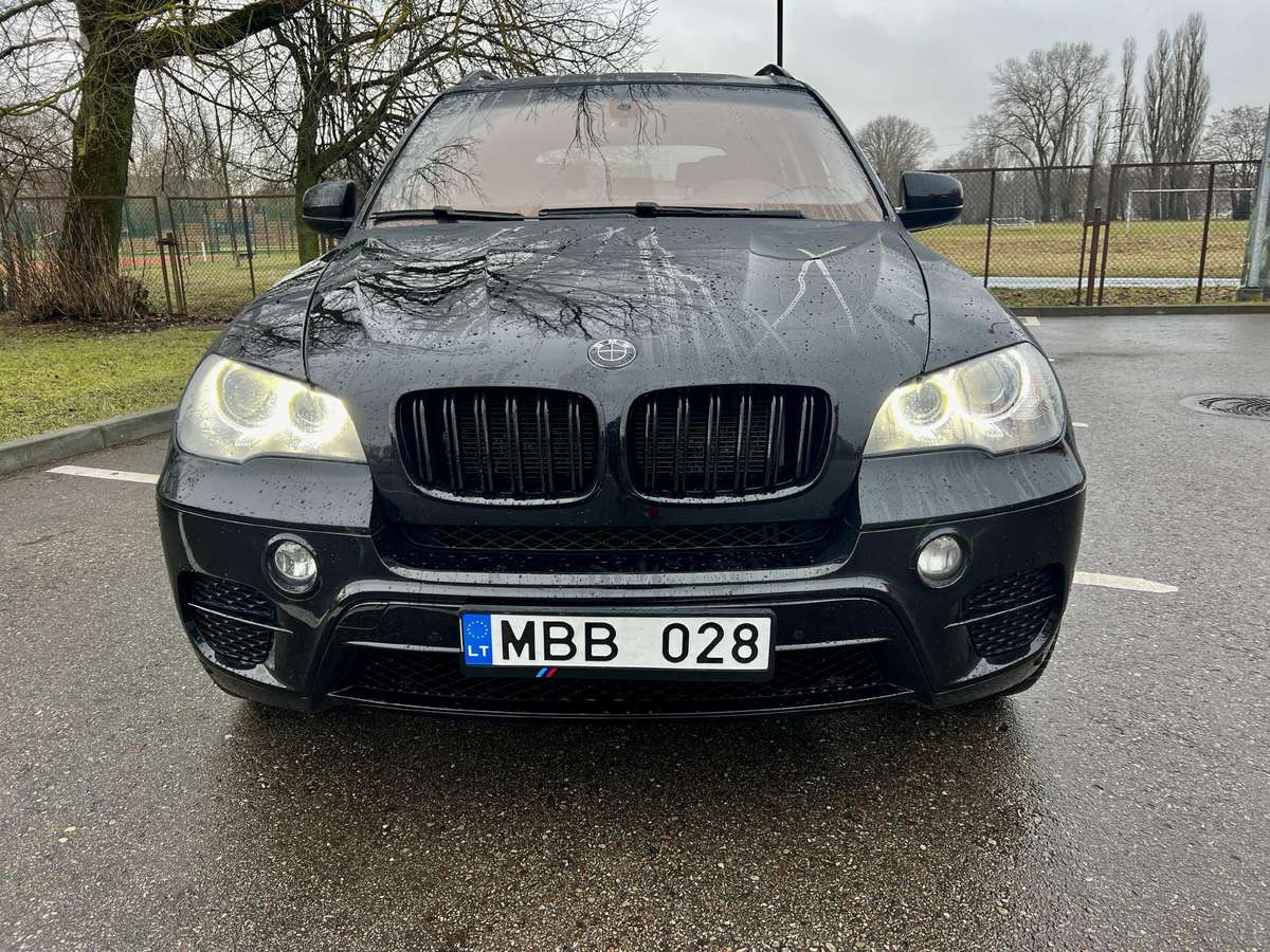 Parduodamas BMW X5 2013/6 3.0 / 225kw benzinas