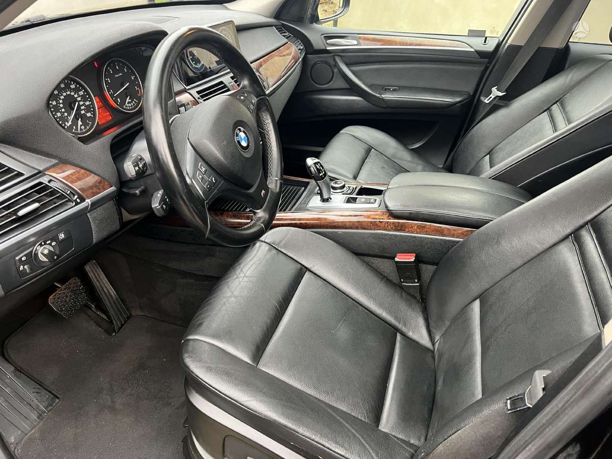 Parduodamas BMW X5 2013/6 3.0 / 225kw benzinas