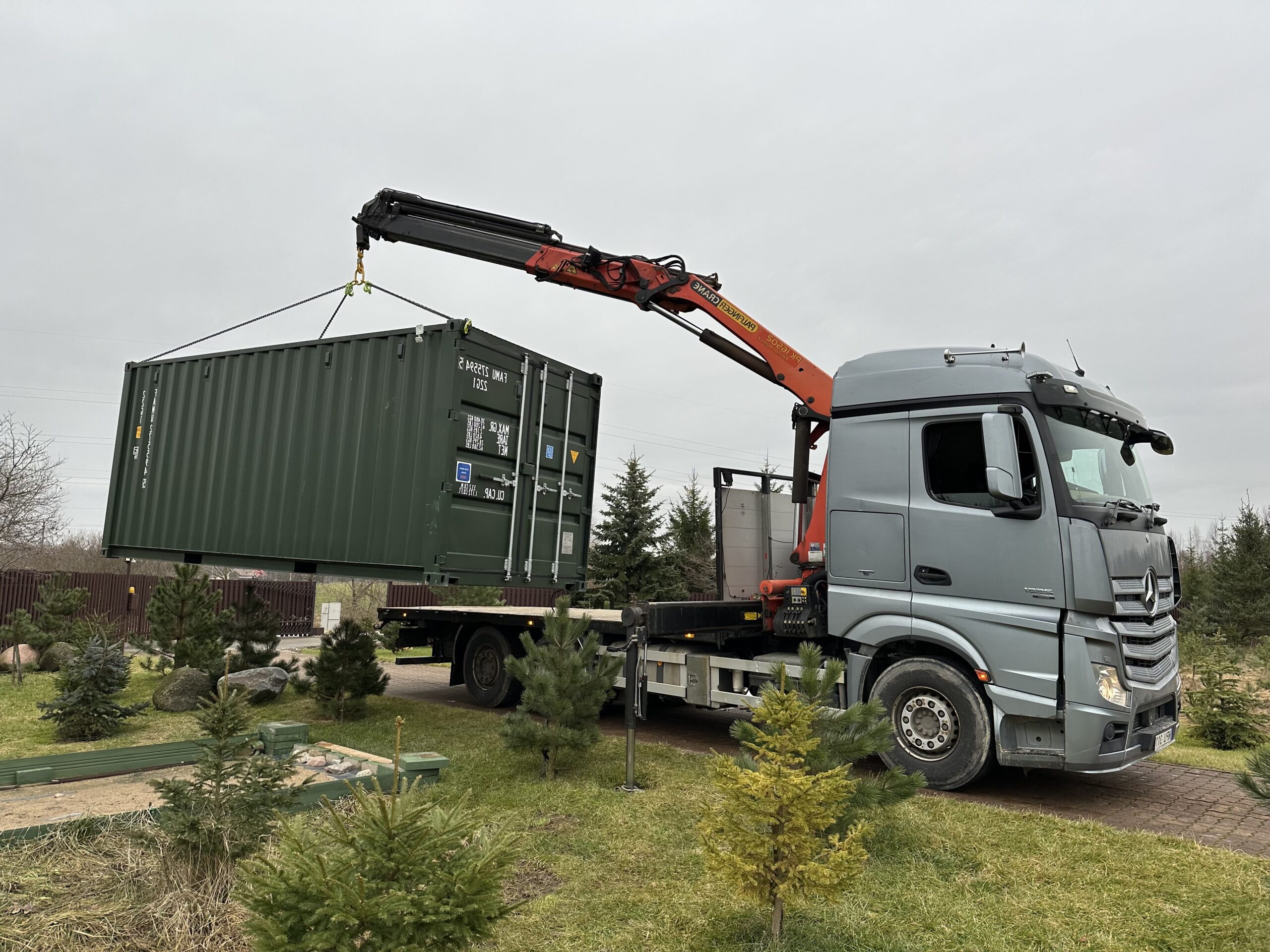 KROVINIŲ PERVEŽIMAS SU FISKARU 15m. ilgio strėlė