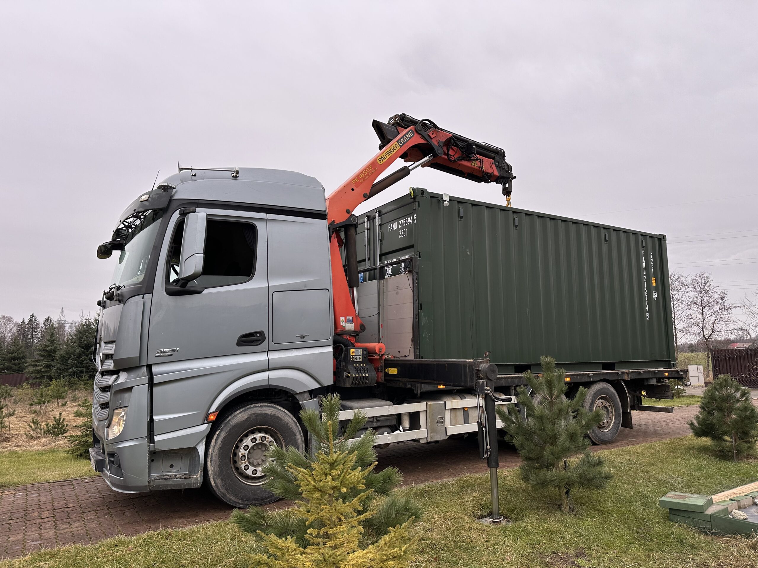 KROVINIŲ PERVEŽIMAS SU FISKARU 15m. ilgio strėlė