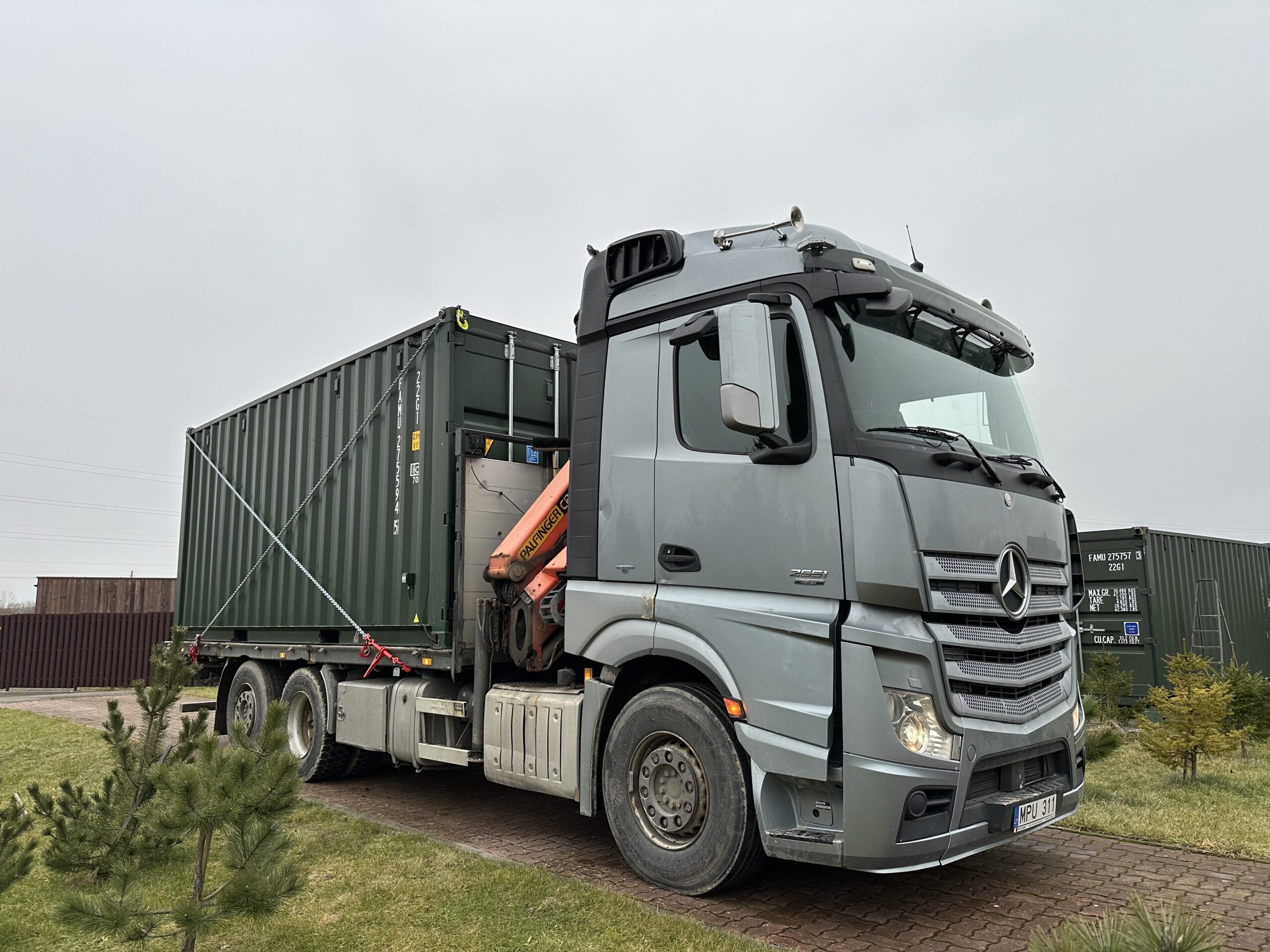 KROVINIŲ PERVEŽIMAS SU FISKARU 15m. ilgio strėlė