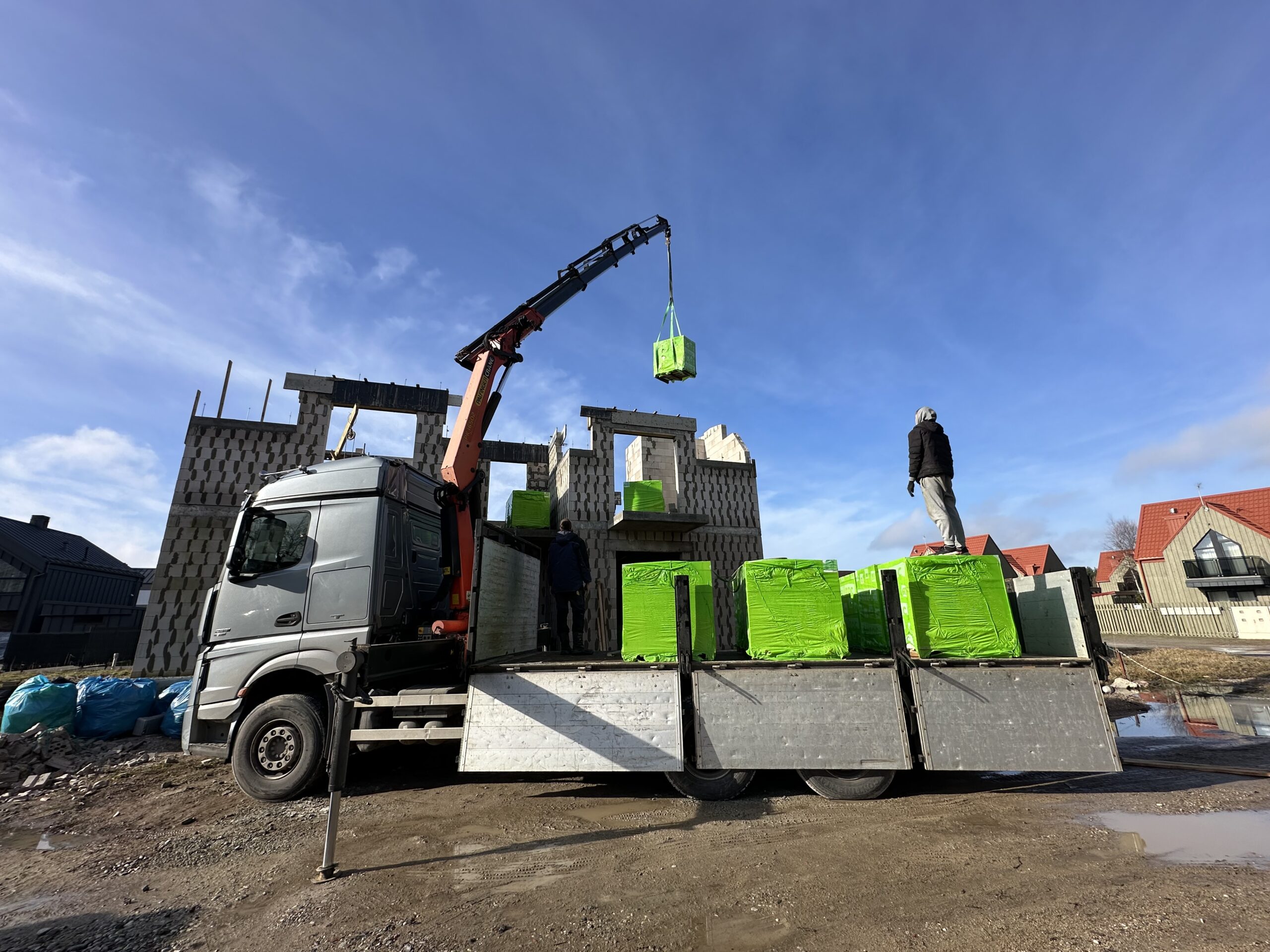 KROVINIŲ PERVEŽIMAS SU FISKARU 15m. ilgio strėlė