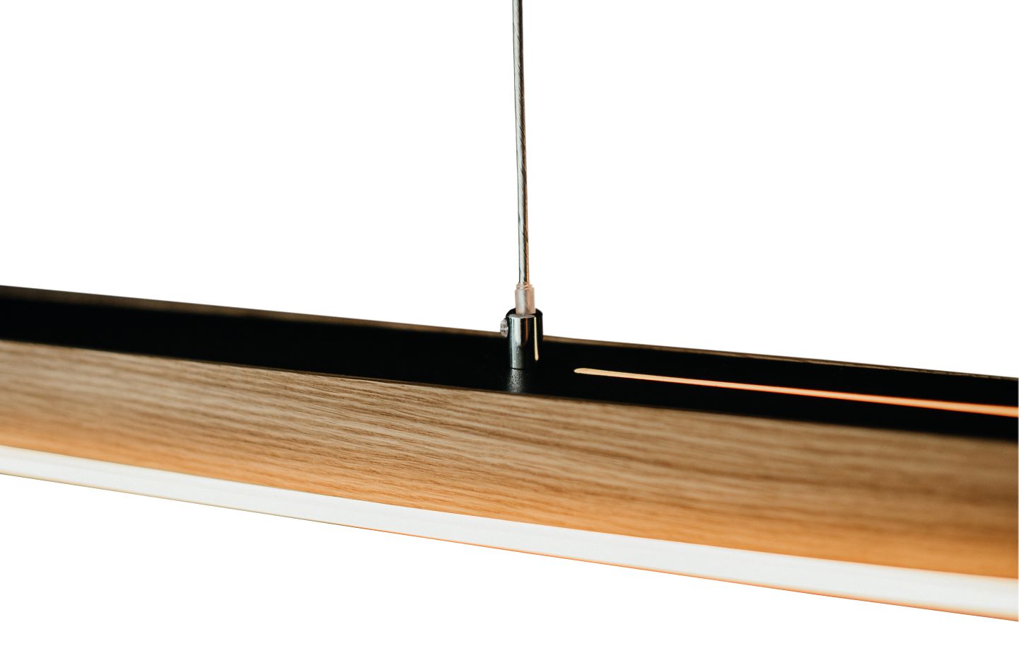 Mūsų pagaminti, pakabinami LED šviestuvai iš medienos (ąžuolo), su pulteliu