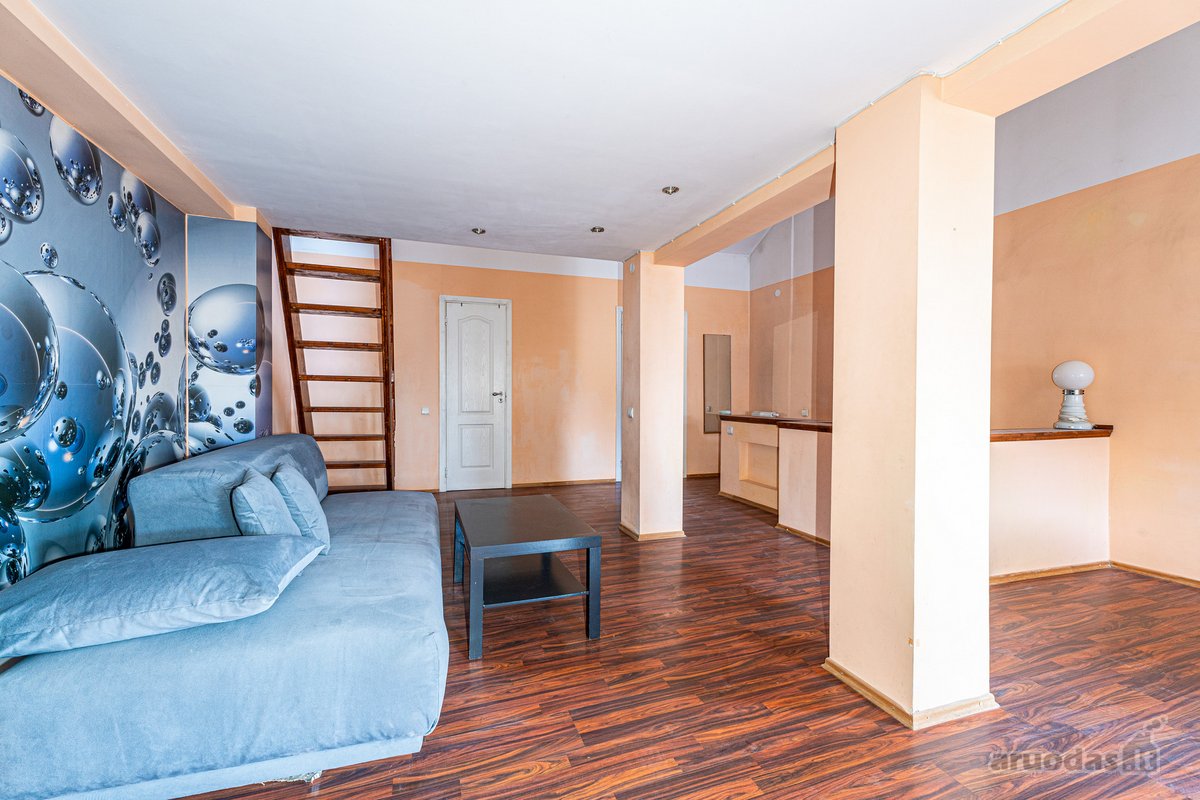 Parduodamas 3 kambarių butas