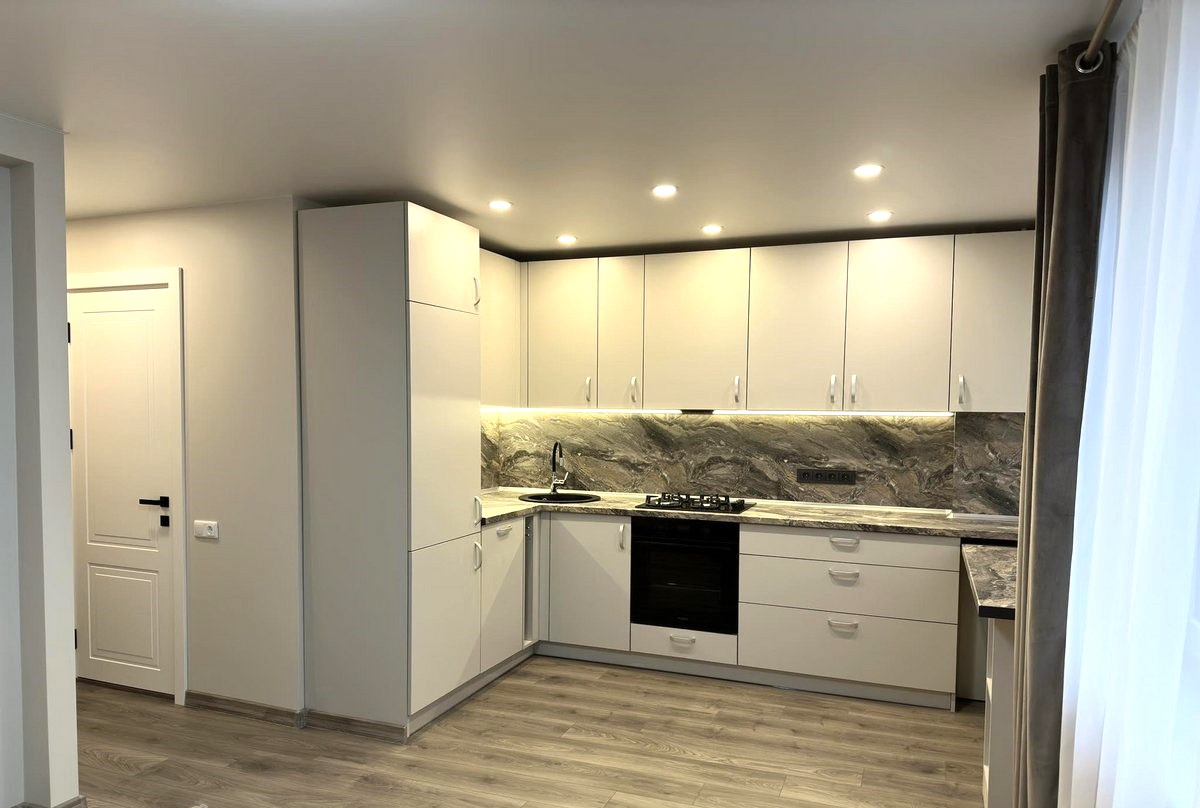 Suremontuotas 1 kambario butas Baltijos prospekte.