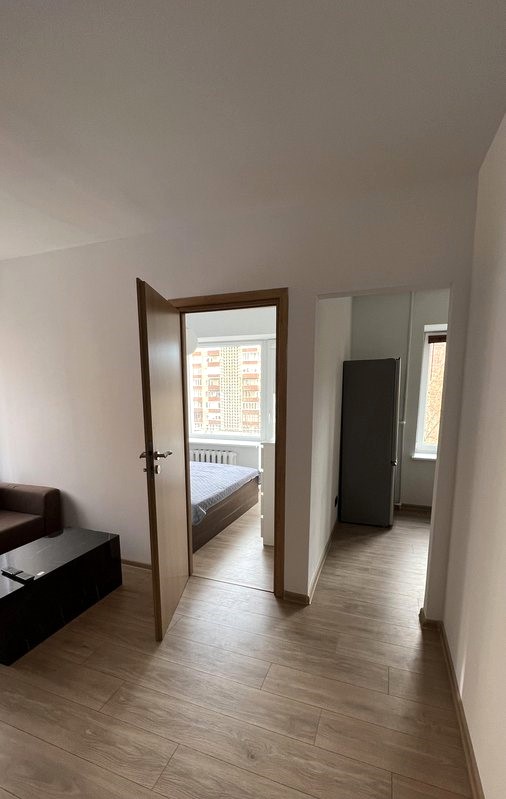 Parduodamas dviejų kambarių, naujai suremontuotas butas.