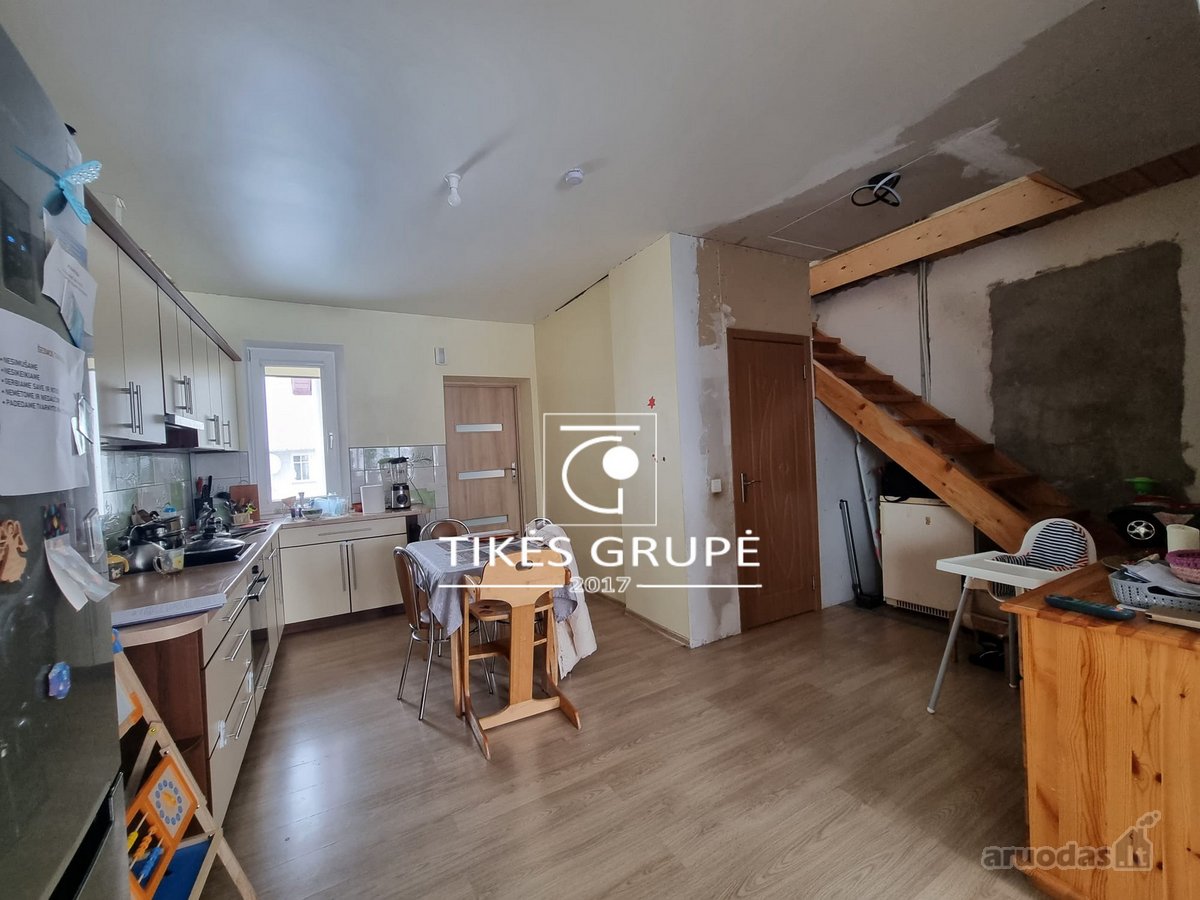 Klaipėdos raj., Derekliuose parduodamas 103 kv.m., mūrinis namas. Sklypas 6 arai.