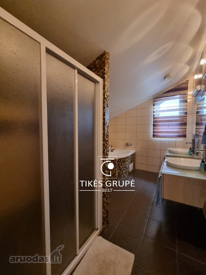 Klaipėdos raj., Stančiuose parduodamas erdvus 218 kv.m., mūrinis namas. Sklypas 9.72 aro.