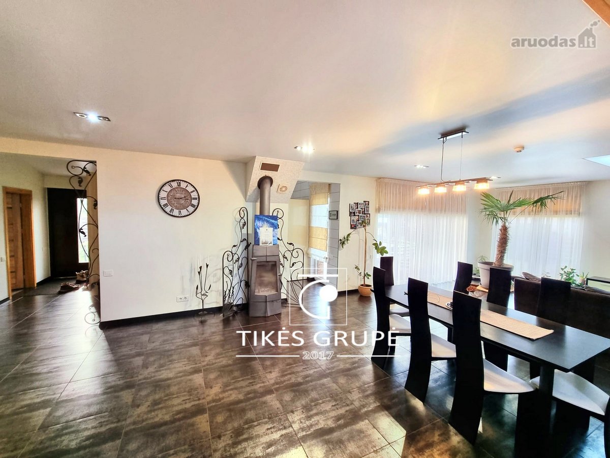 Klaipėdos raj., Stančiuose parduodamas erdvus 218 kv.m., mūrinis namas. Sklypas 9.72 aro.