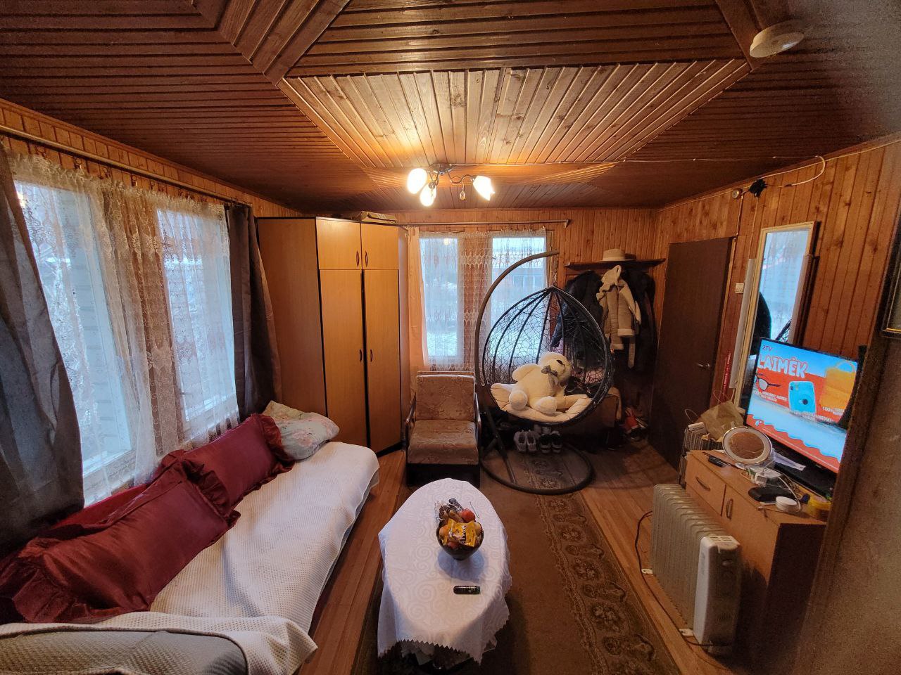 Sodo namas šalia Kauno marių