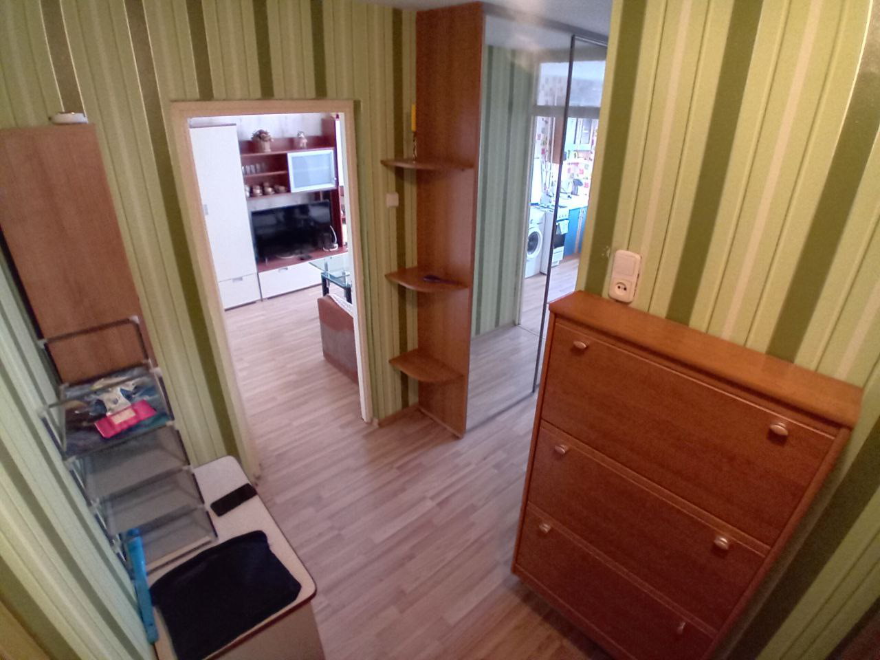 Radviliškio miesto centre parduodamas 1 k. butas