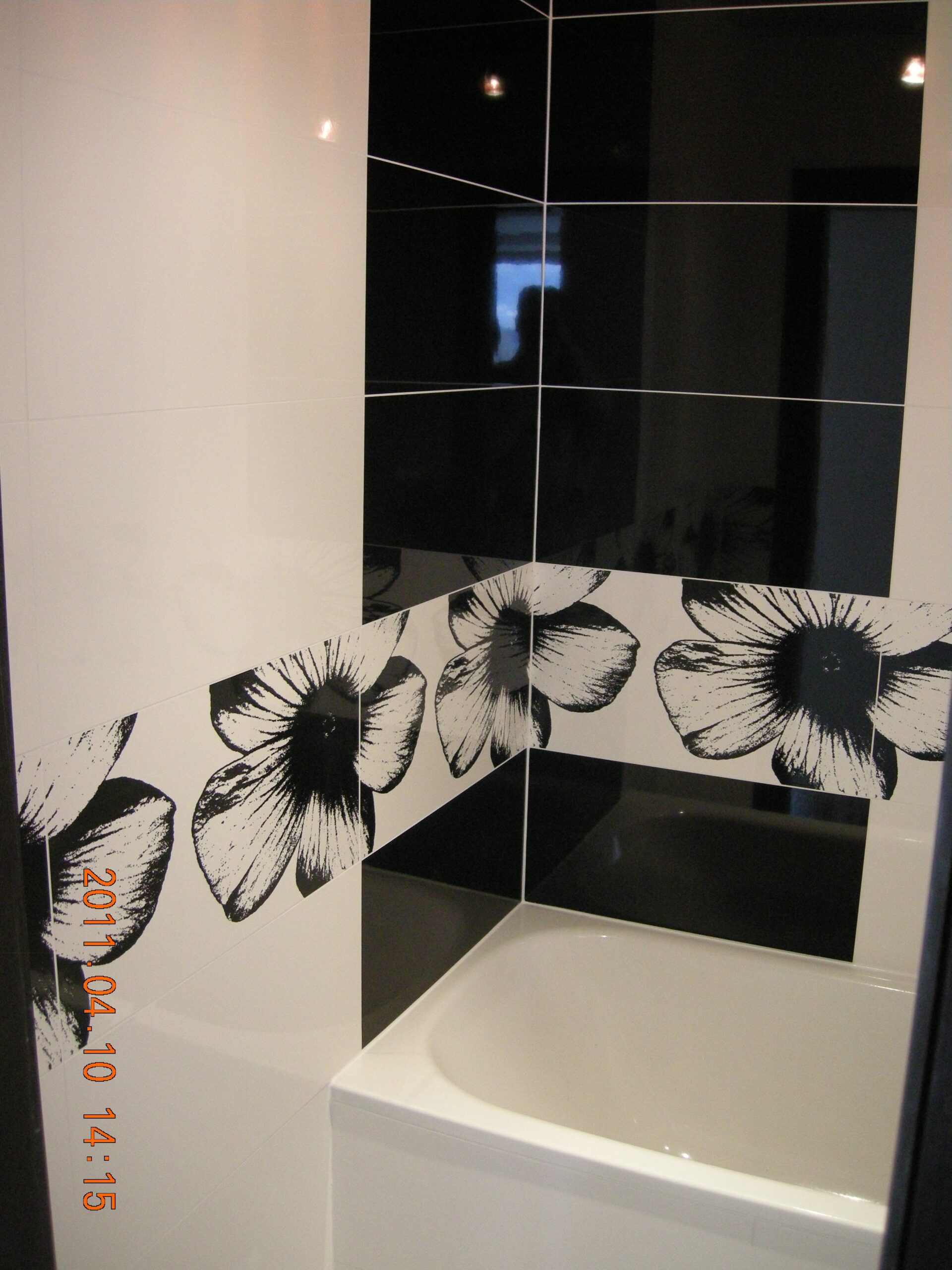 Kokybiškai ir greitai klijuojame visų rūšių plyteles.