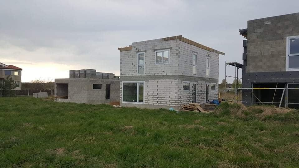 Statyba ir vidaus remonto darbai. Taip pat tarpininkaujame parduodant, išnuomojant nekilnojamąjį turtą Pajūryje