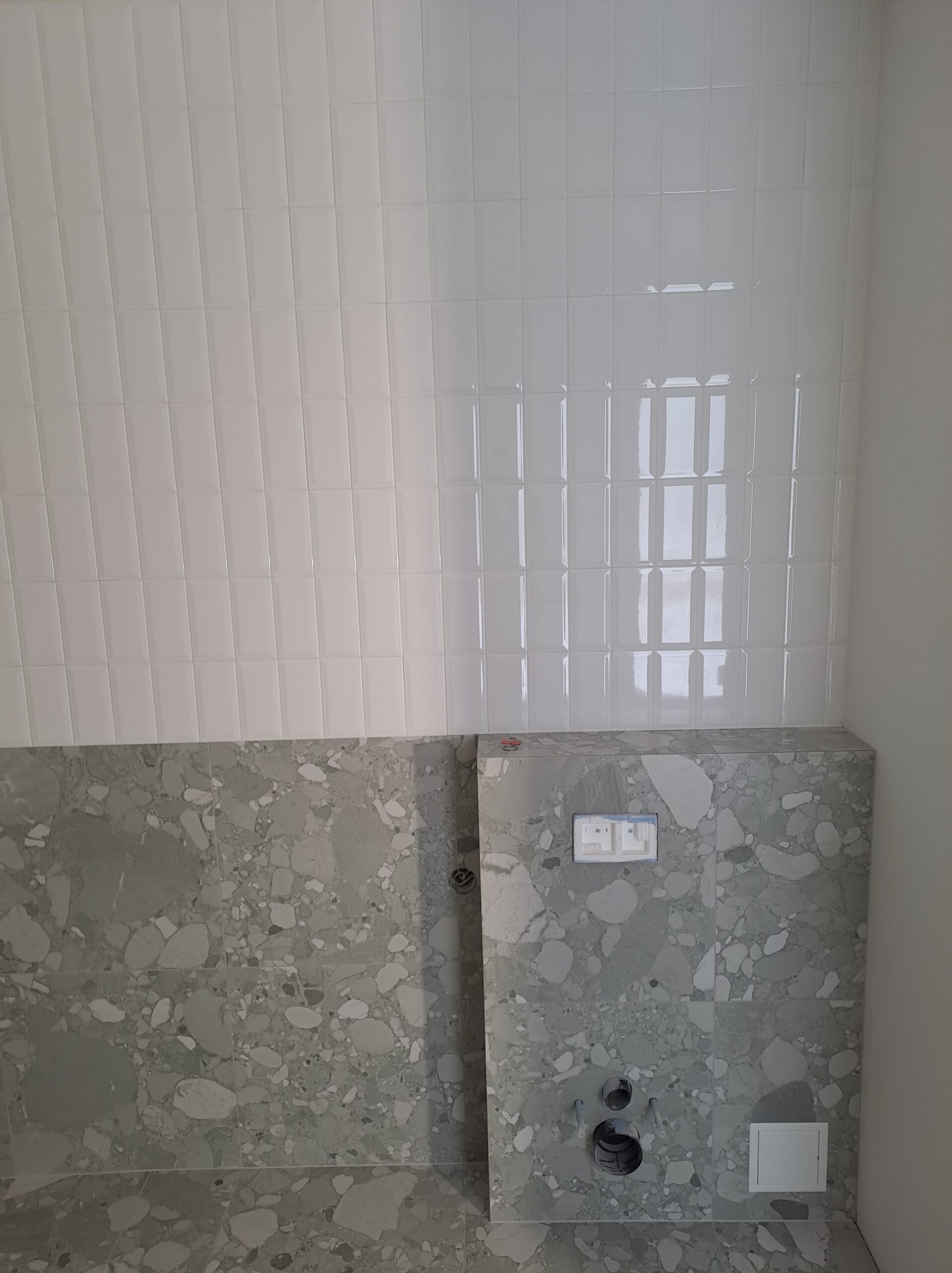 Plytelių klijavimas