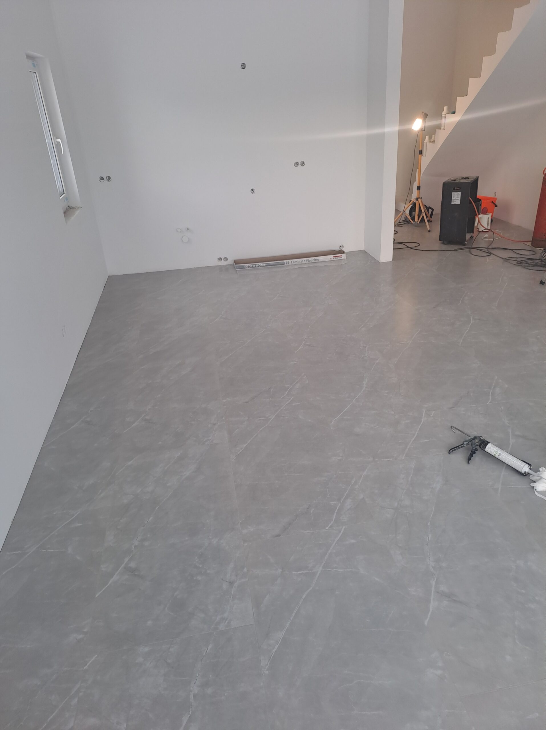 Plytelių klijavimas