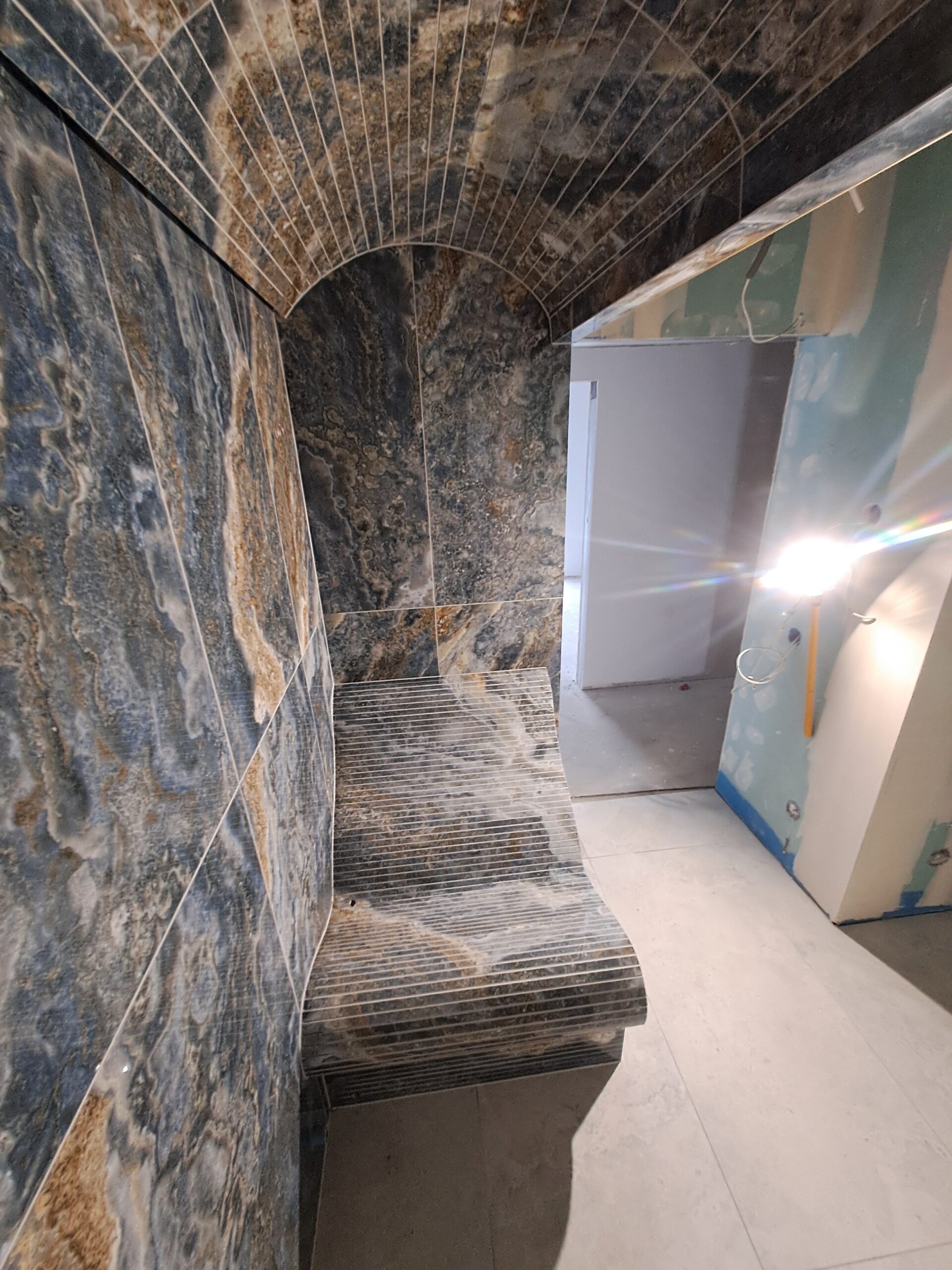 Plytelių klijavimas