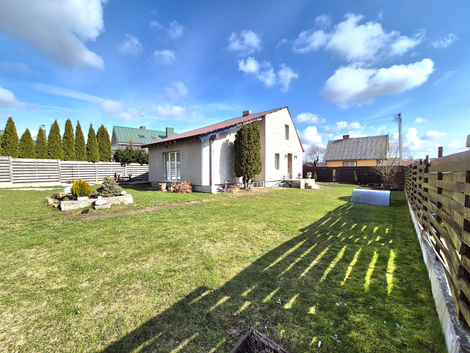 Parduodamas sodo namas