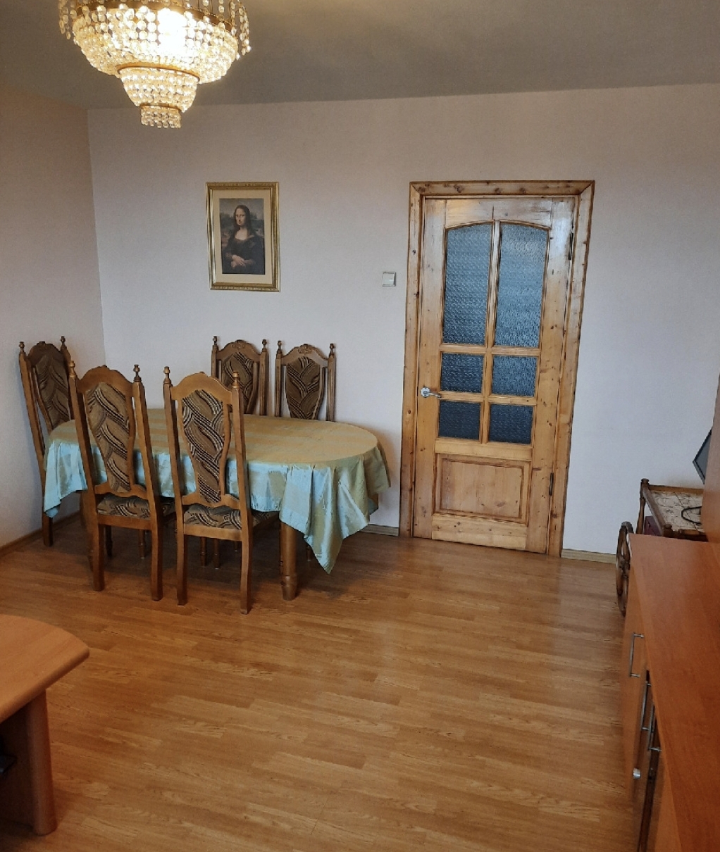 Parduodamas 3 kambarių butas