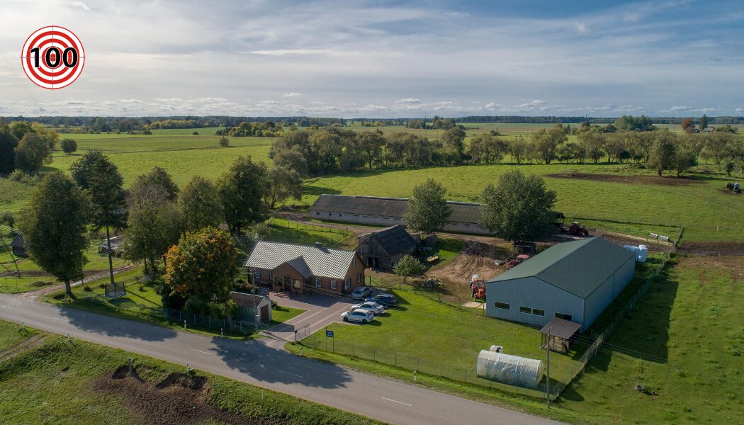 Parduodamas namas su ūkiu.