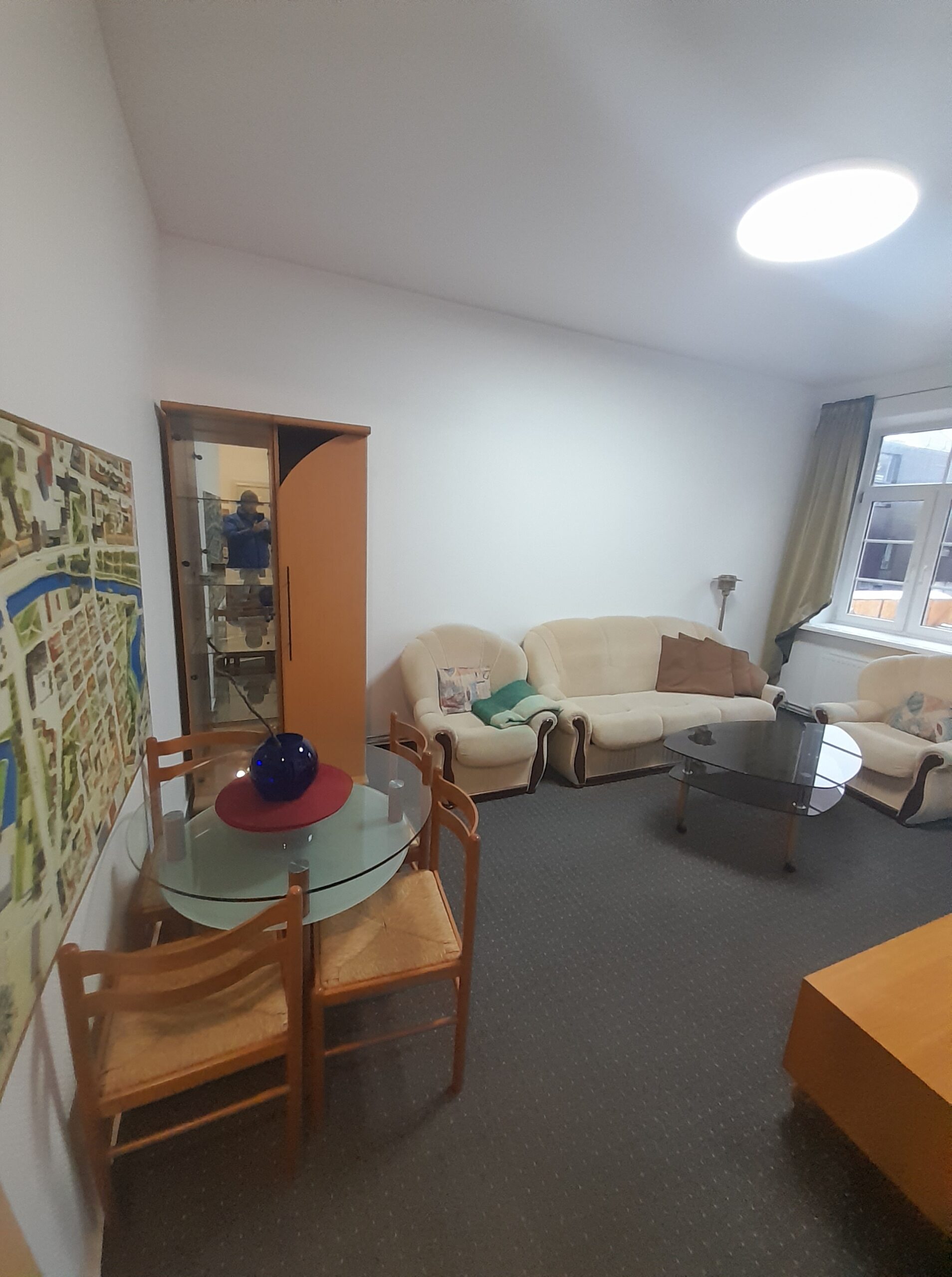 Išnuomojamas 3 k. Butas Žvejų g. Senamiestyje. Plotas 45 kv.m. Autonominis šildimas