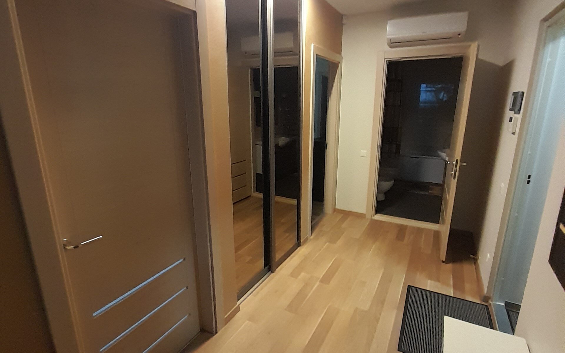 Nuomojamas 74 kv.m. 3 kambarių apartamentai Klaipėdos miesto centre Šaulių g, šalia Lietuvininkų aikštė.