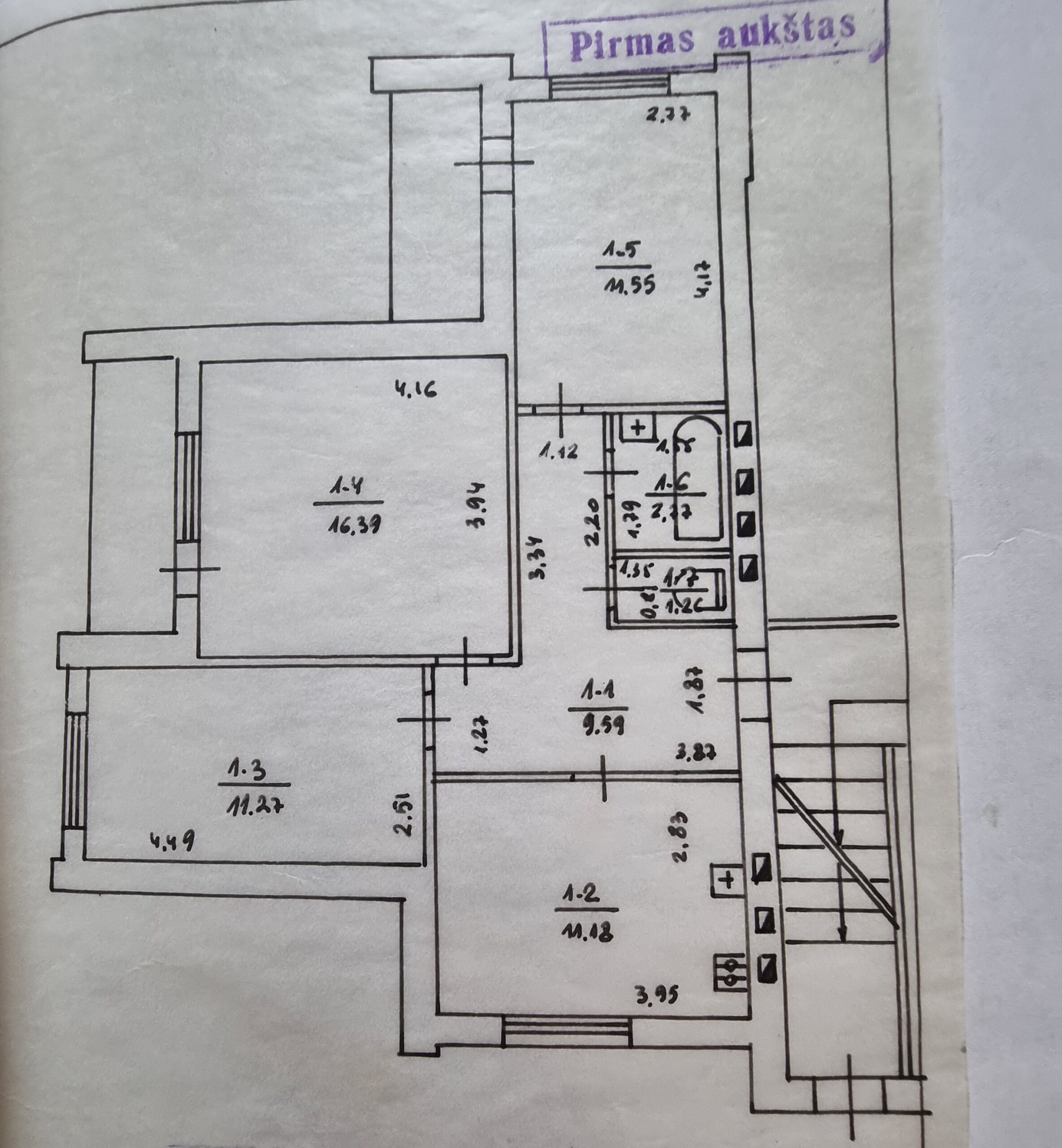 Rietavo m. parduodamas 3 kambarių 64.01 kv.m., butas 1 aukšte.