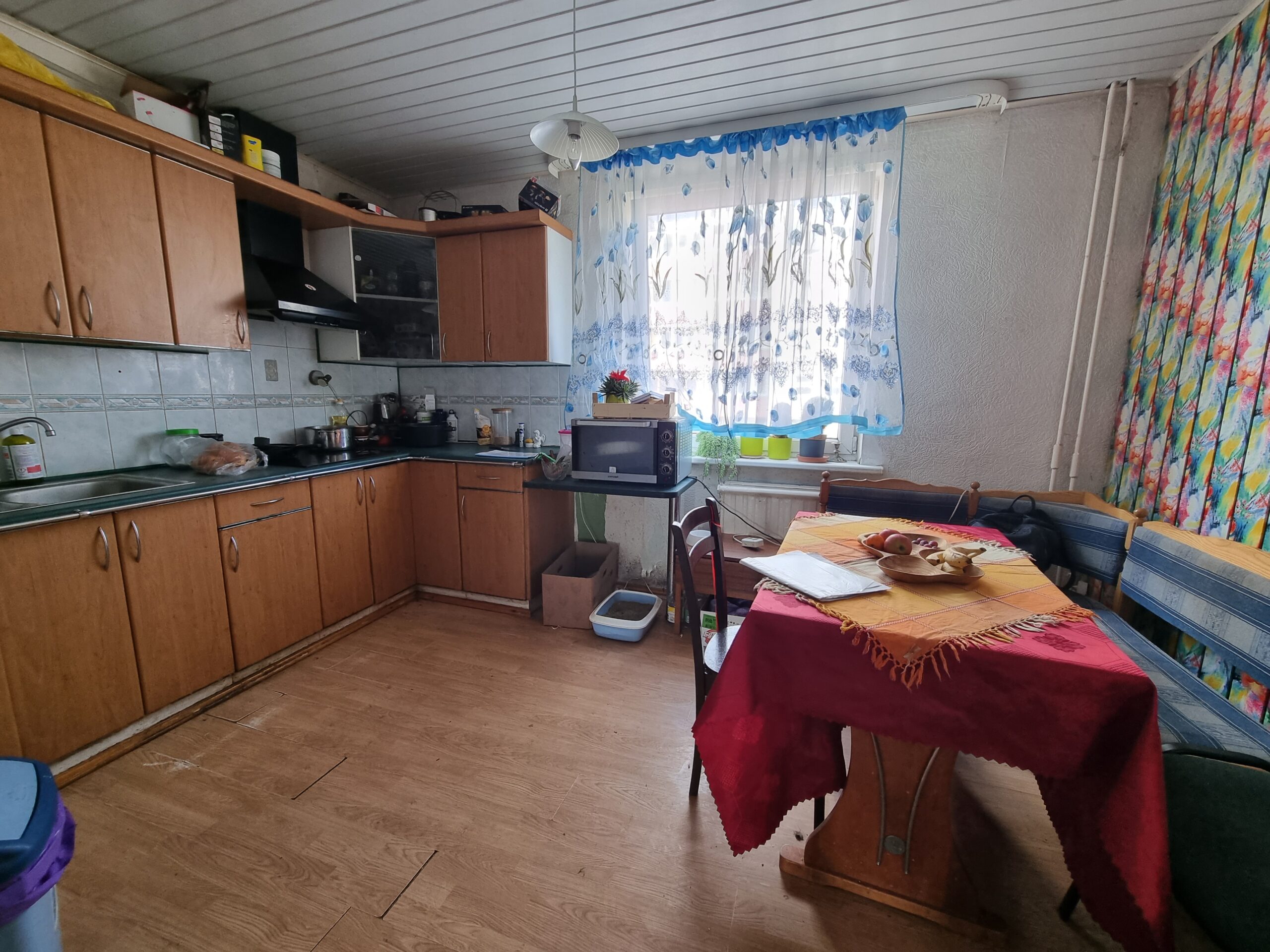 Rietavo m. parduodamas 3 kambarių 64.01 kv.m., butas 1 aukšte.