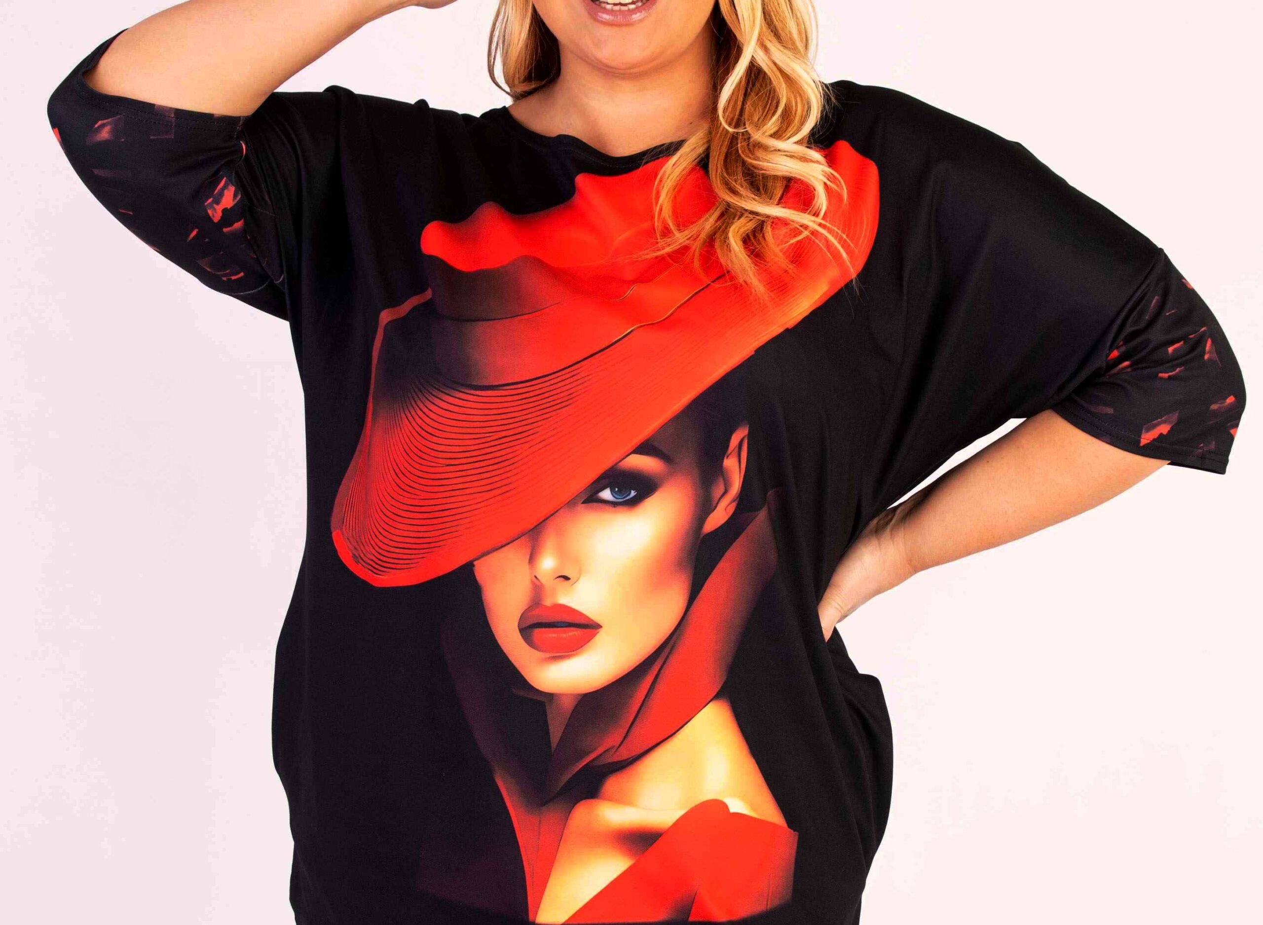 Stilinga palaidinė apkūnioms damoms