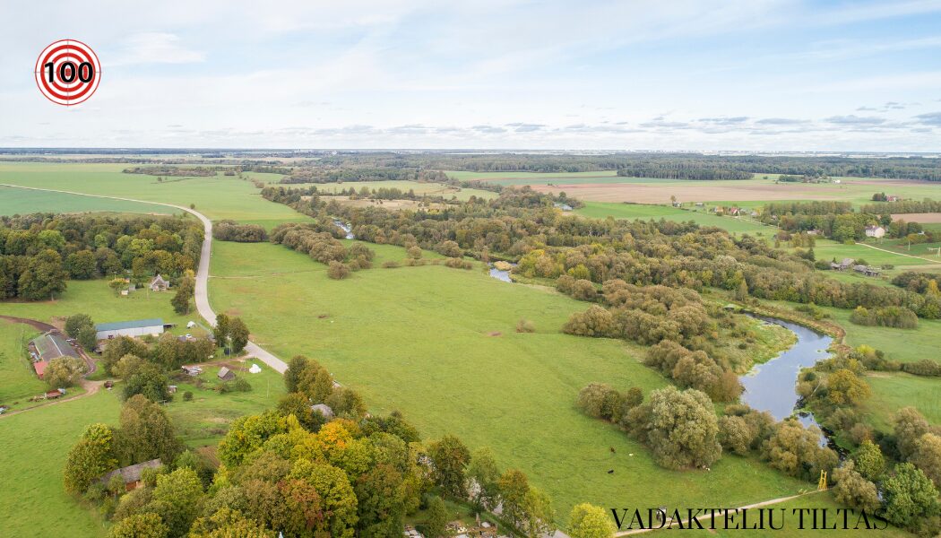 Parduodamas namas su ūkiu.
