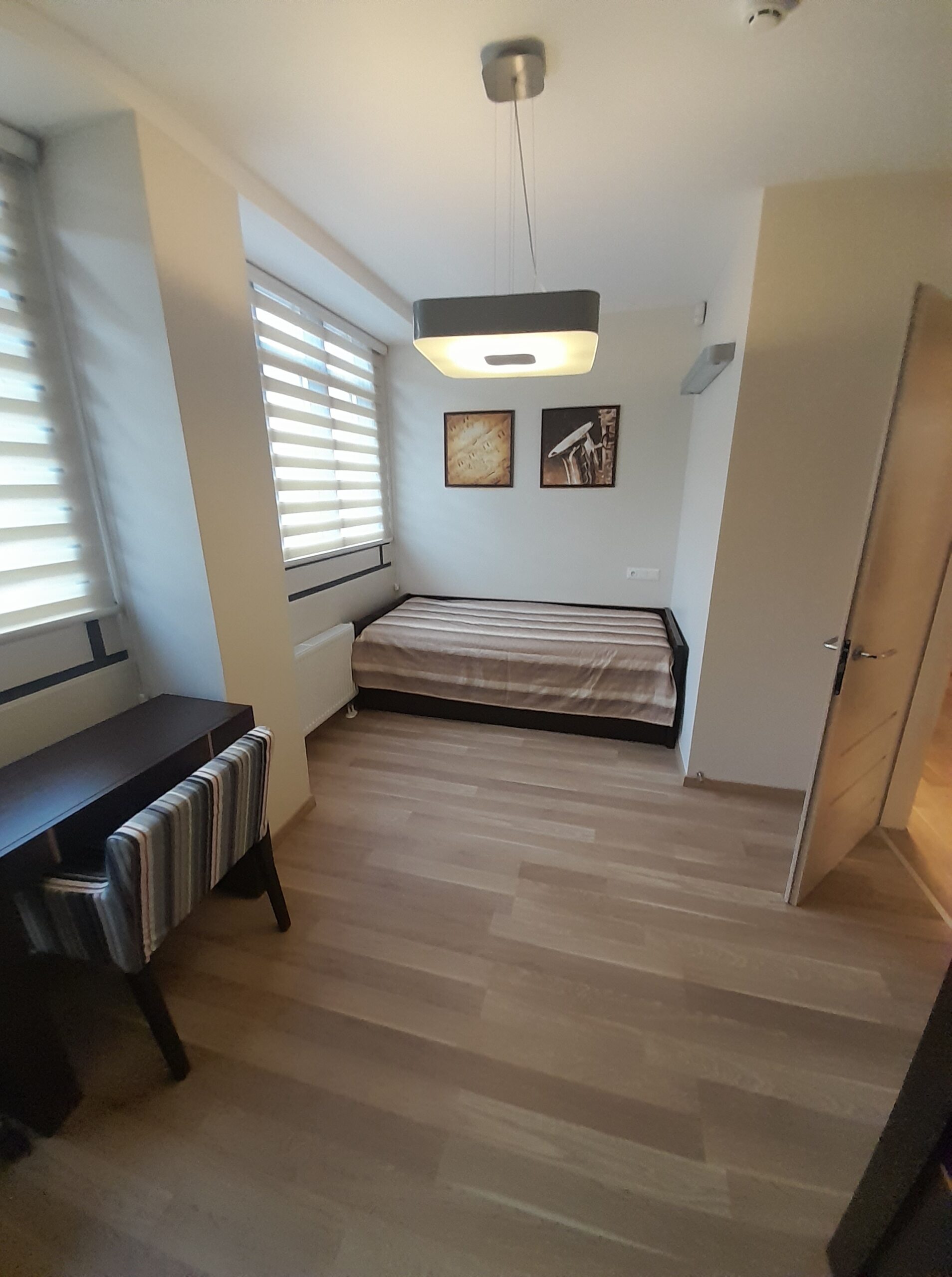 Nuomojamas 74 kv.m. 3 kambarių apartamentai Klaipėdos miesto centre Šaulių g, šalia Lietuvininkų aikštė.