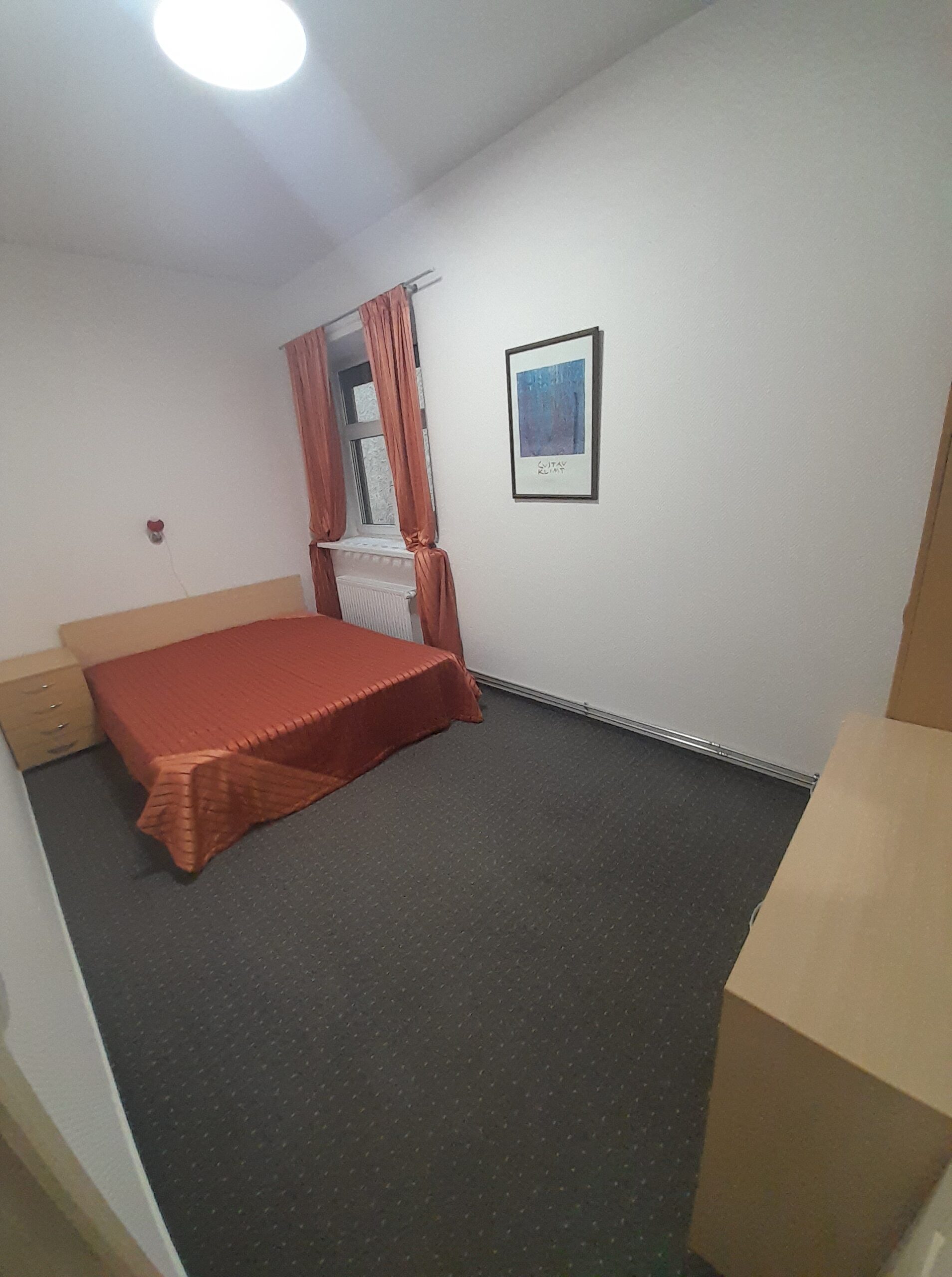 Išnuomojamas 3 k. Butas Žvejų g. Senamiestyje. Plotas 45 kv.m. Autonominis šildimas