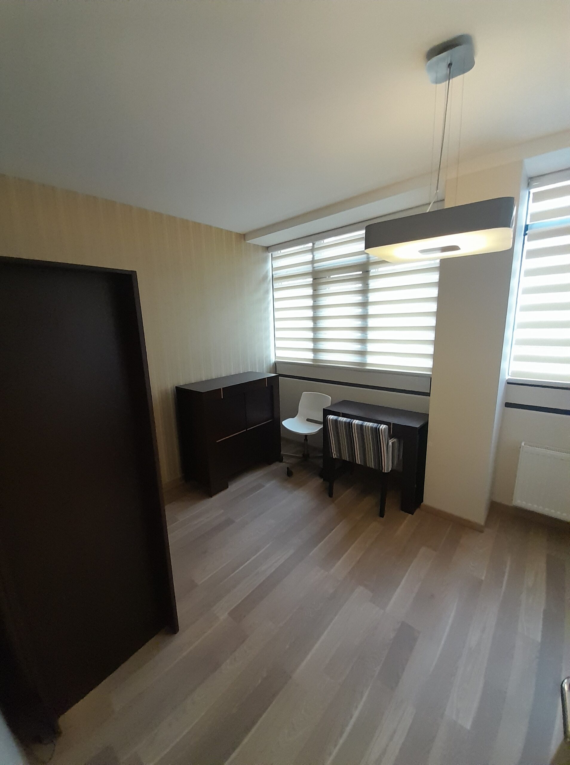 Nuomojamas 74 kv.m. 3 kambarių apartamentai Klaipėdos miesto centre Šaulių g, šalia Lietuvininkų aikštė.