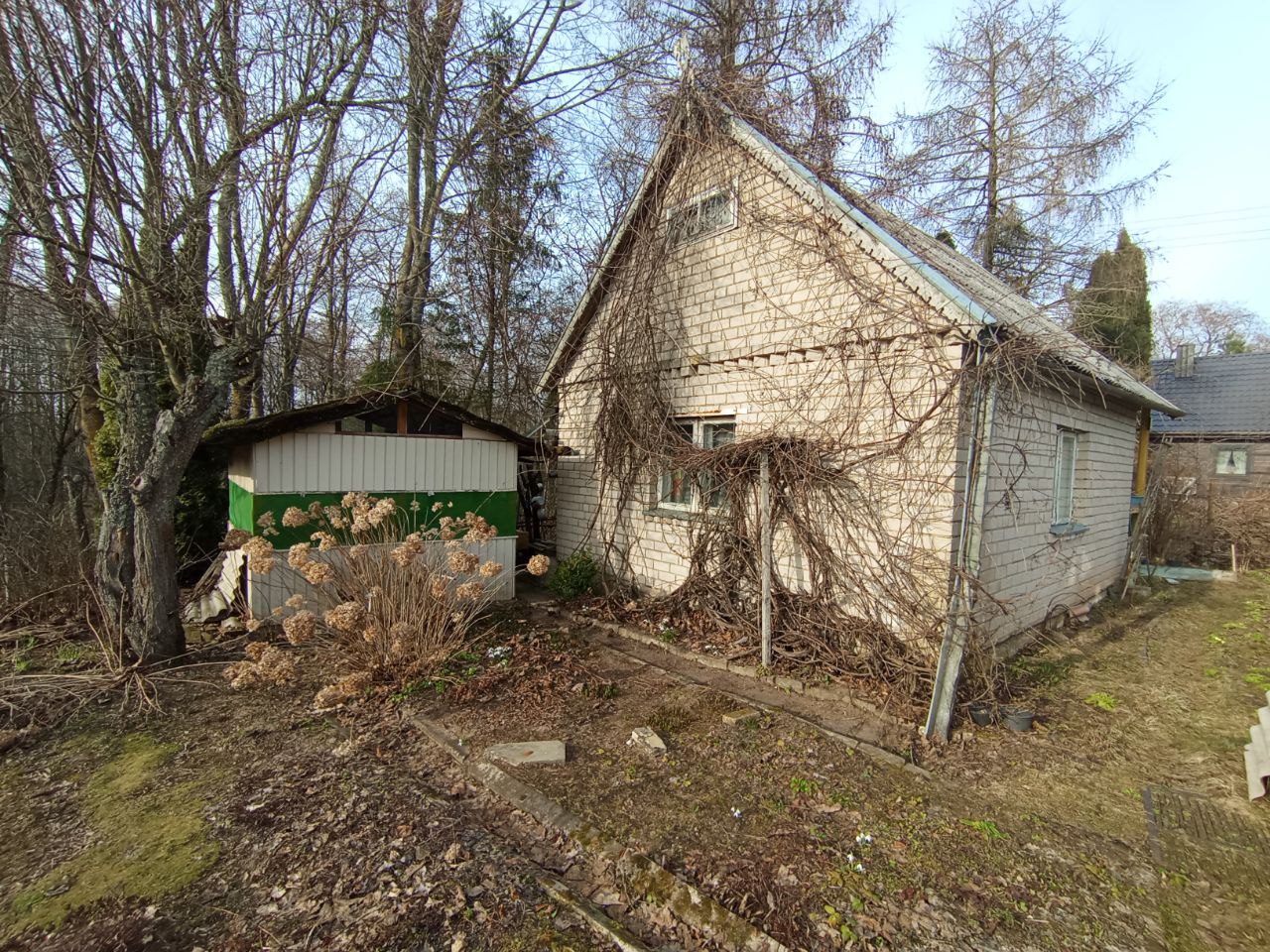 Parduodamas sodo sklypas su namuku