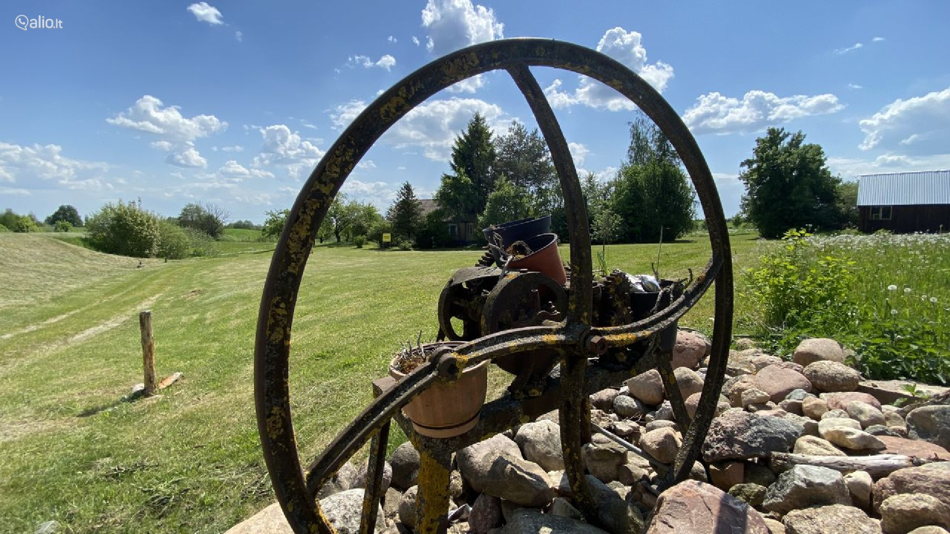 PARDUODAMA SODYBA, LAZDIJUOSE