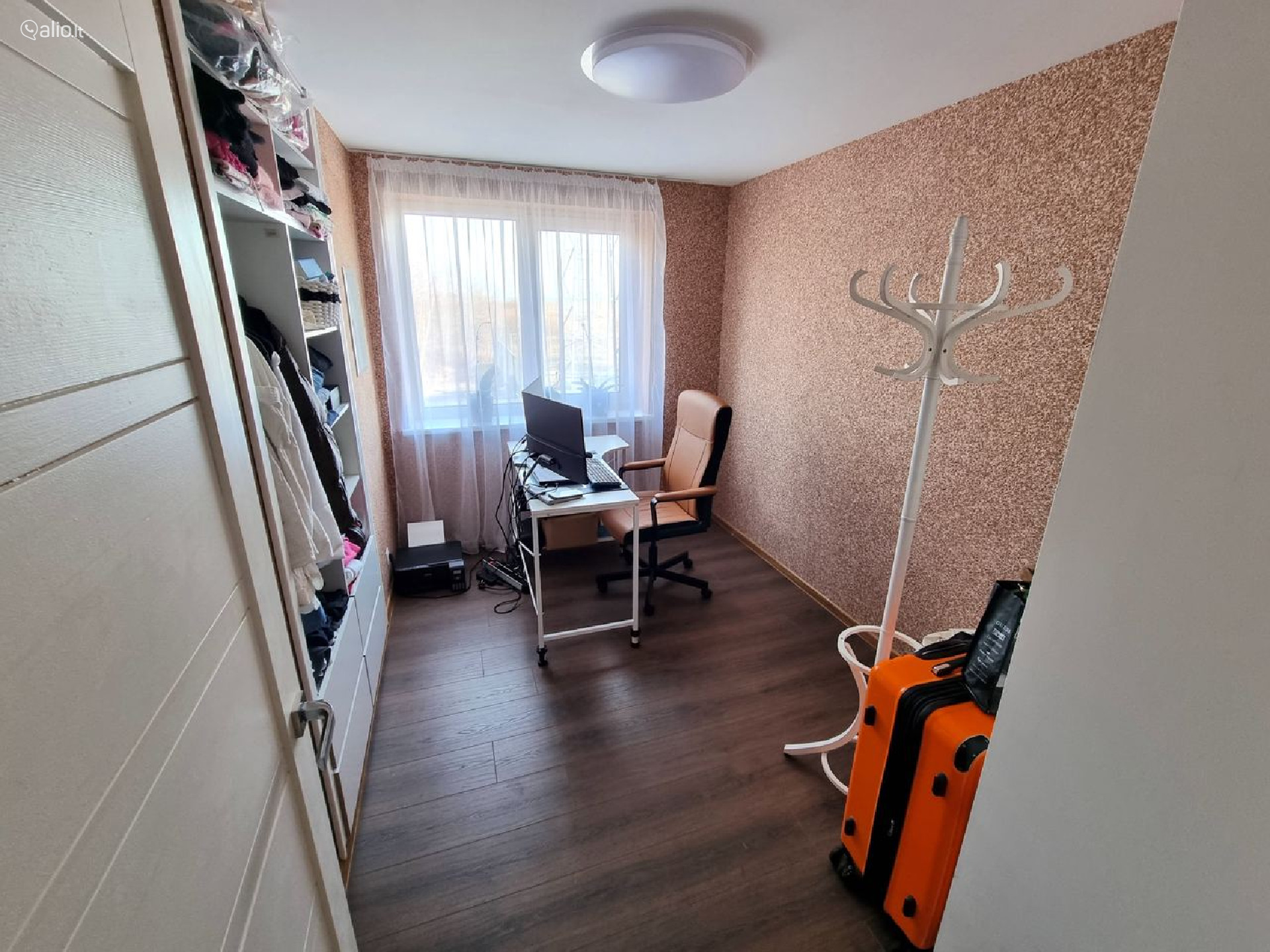 3 KAMBARIŲ BUTAS SU SKLYPU, PANEVĖŽIO R., RAMYGALA