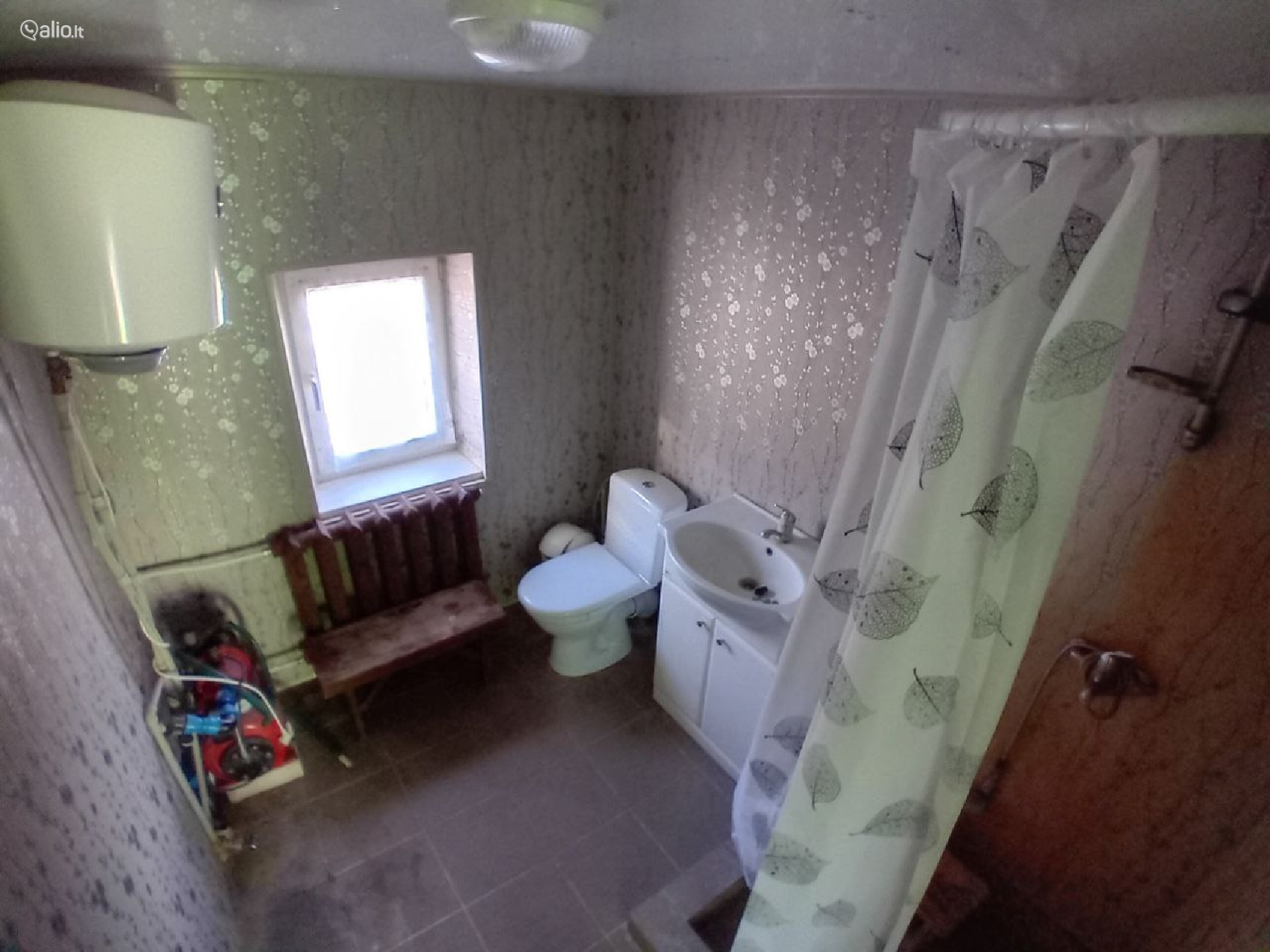 ĮRENGTAS NAMAS RADVILIŠKIO R., SKĖMIŲ K. SU 30 A ŽEMĖS