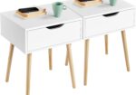 Skandinaviškų naktinių staliukų rinkinys iš 2 dalių.
