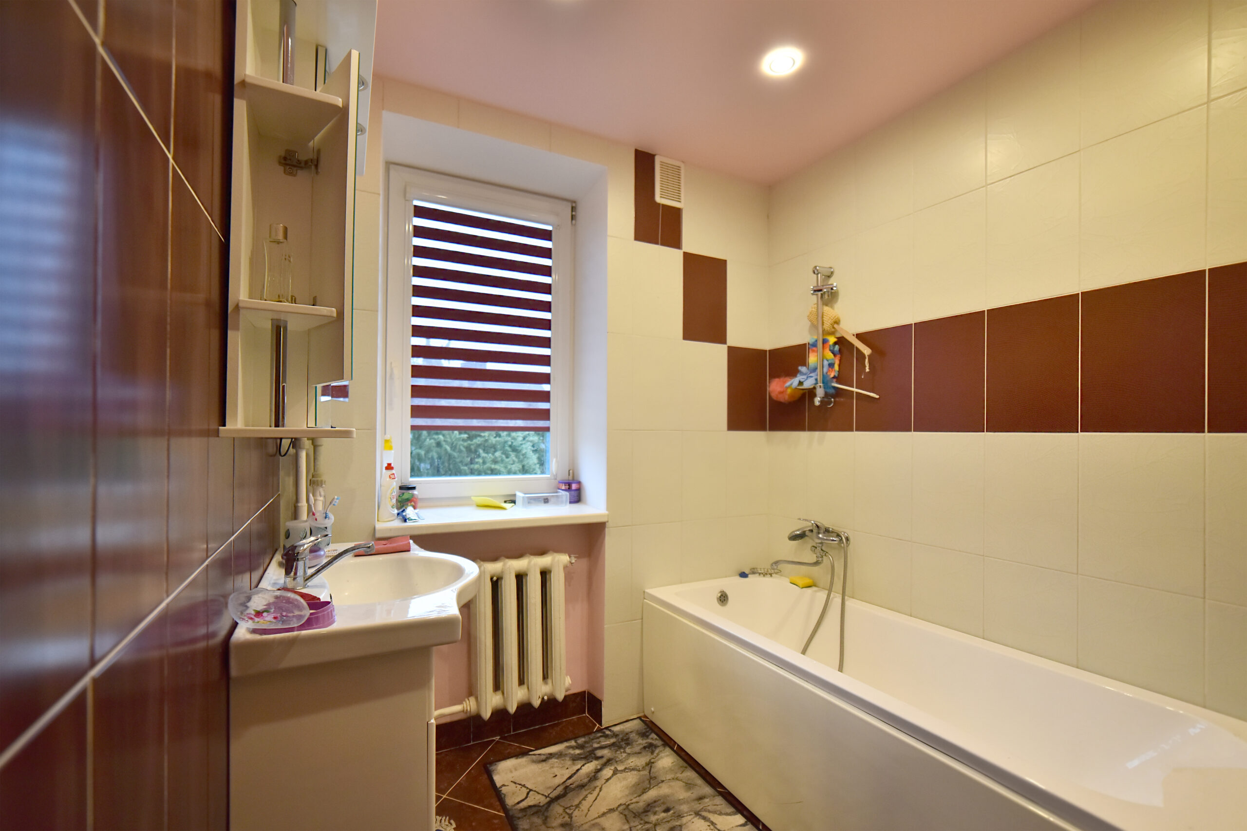 Parduodamas namas, Telšiuose.