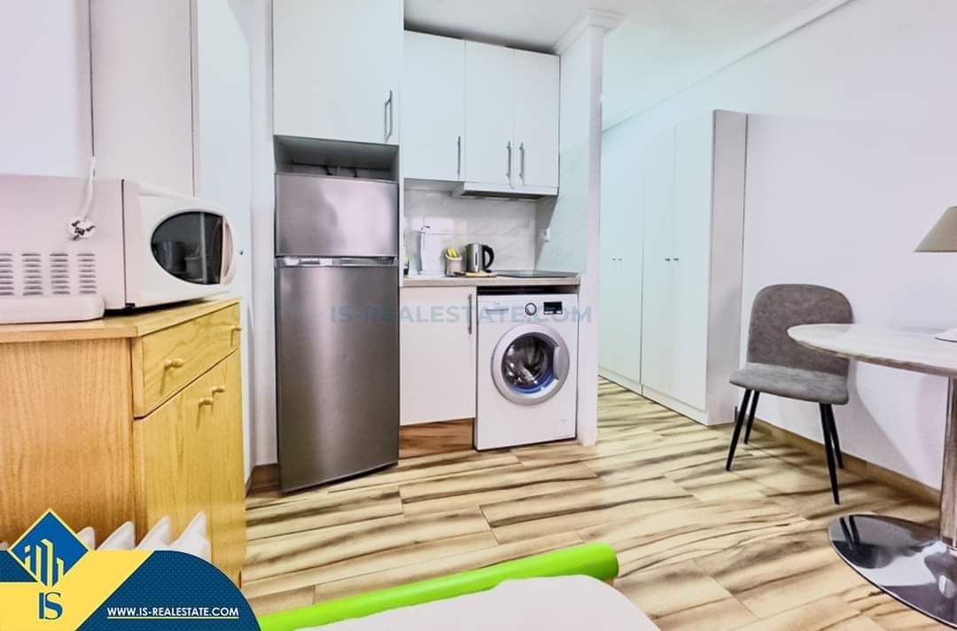 Parduodama renovuota studija Ispanijoje, Alicante provincijoje, Torrevieja mieste