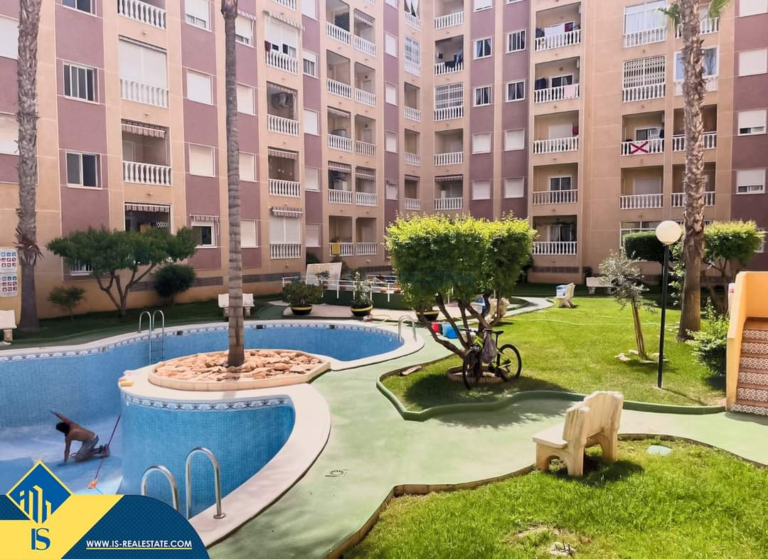 Parduodamas 2 kambarių renovuotas apartamentas, Ispanijoje, Alicante provincijoje, Torrevieja mieste