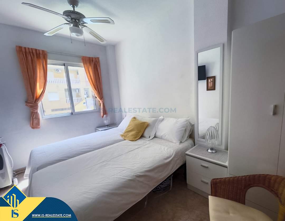 Parduodamas 2 kambarių renovuotas apartamentas, Ispanijoje, Alicante provincijoje, Torrevieja mieste